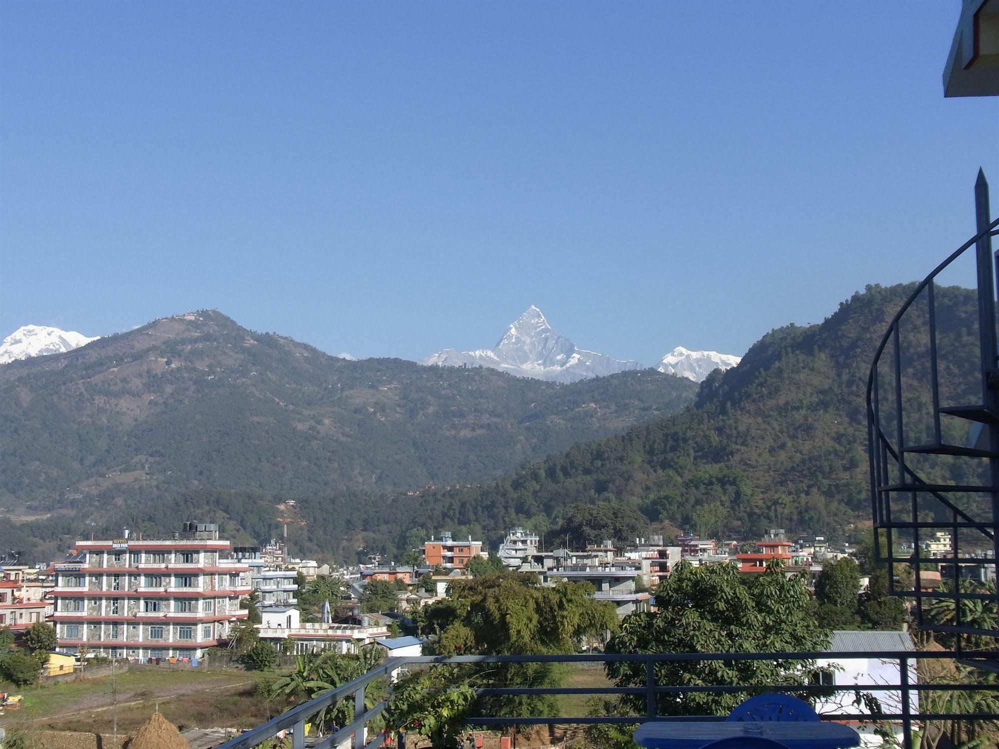 Hotel Lake Star Pokhara Bagian luar foto