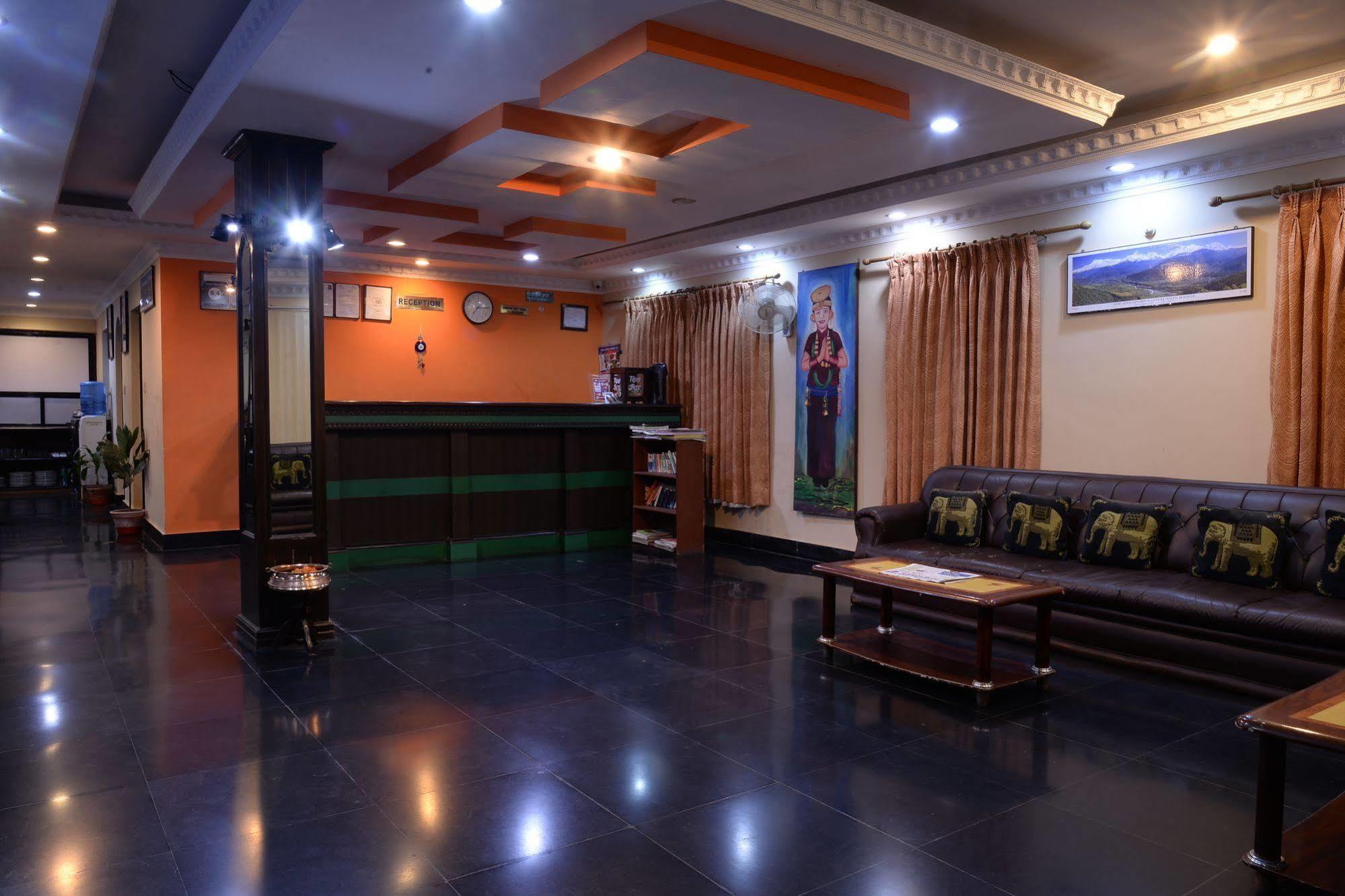 Hotel Lake Star Pokhara Bagian luar foto