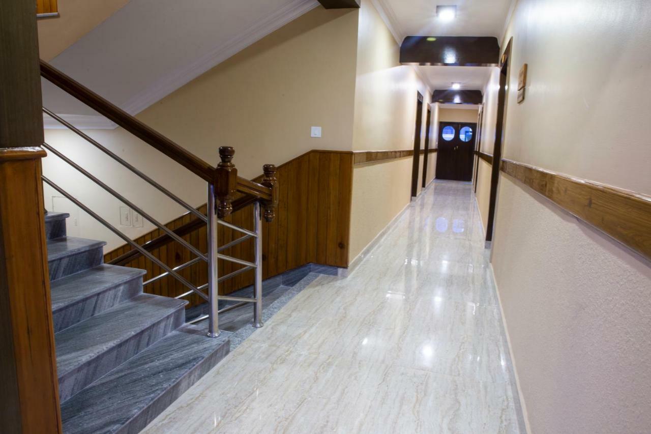 Hotel Lake Star Pokhara Bagian luar foto