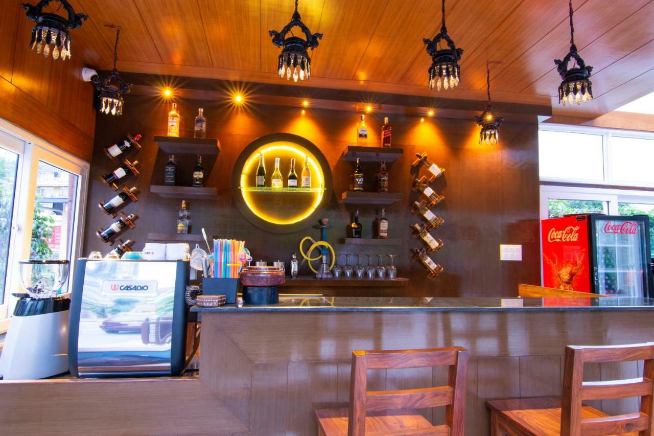 Hotel Lake Star Pokhara Bagian luar foto