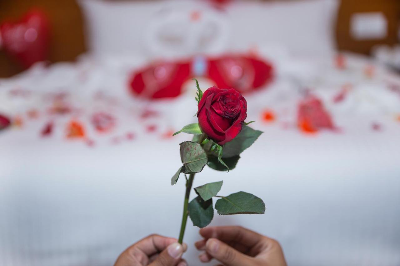 Hotel Lake Star Pokhara Bagian luar foto