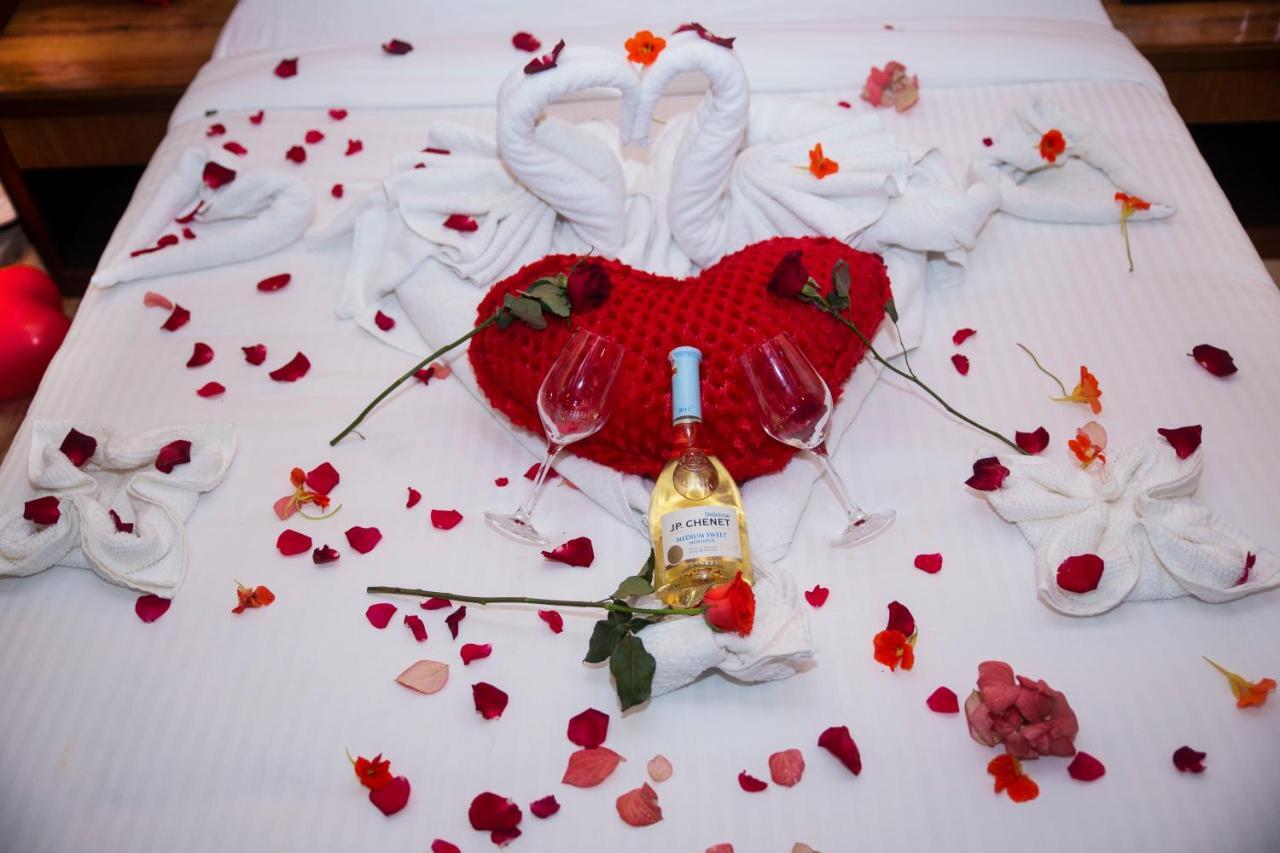 Hotel Lake Star Pokhara Bagian luar foto