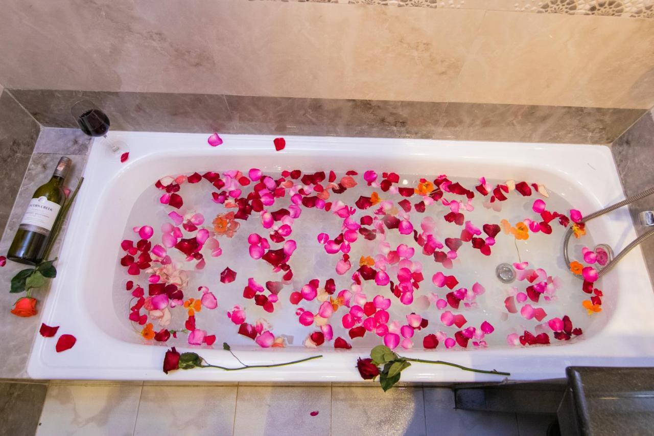 Hotel Lake Star Pokhara Bagian luar foto